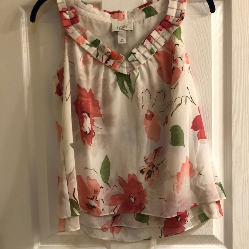 Loft petite SP flowy layered top